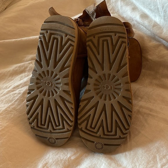 UGG Bailey Bow Mini with exchangeable bows - Size 7 - Picture 3 of 5